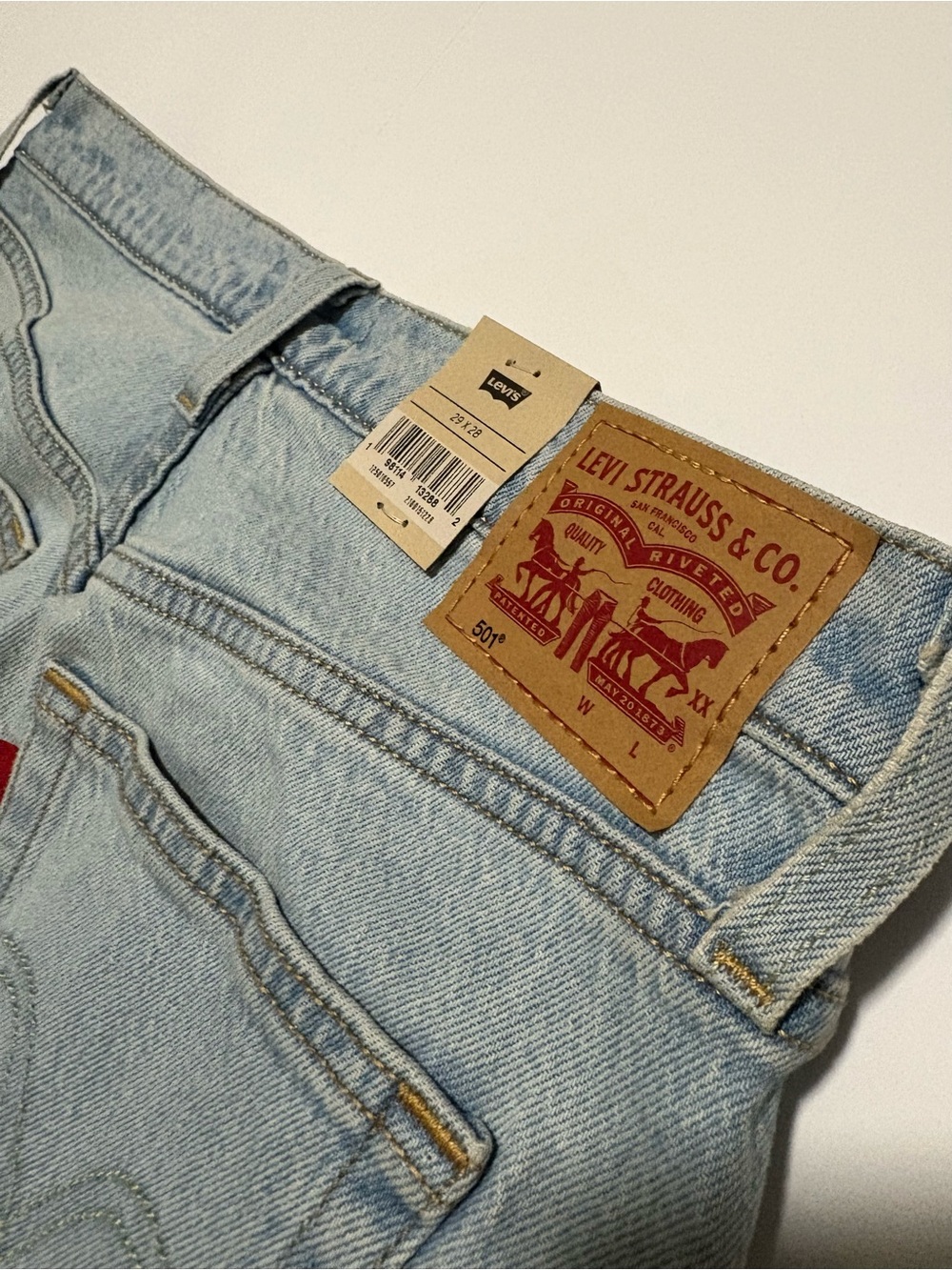 Levi’s 501 Original High Rise Straight Leg Jeans NWT Light Wash 29x28 - Picture 4 of 4